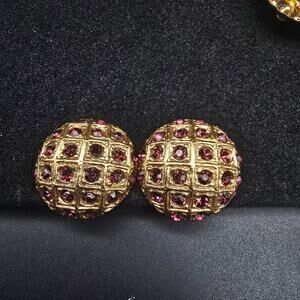 Rose Rose Purple Rhinestone Clip On Earrings Gold Tone Domed Round 1980s